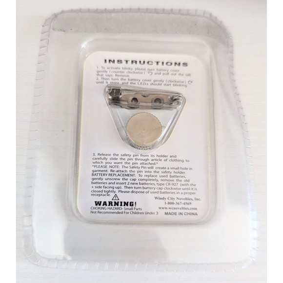 WALT DISNEY PETER PAN TINKERBELL LIGHT UP BLINKING PIN NEW & SEALED - Picture 2 of 2